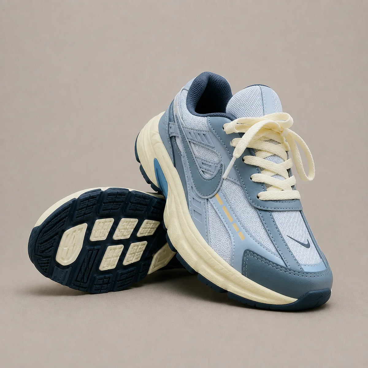 ¡Nuevas! Zapatillas Nike Frack®
