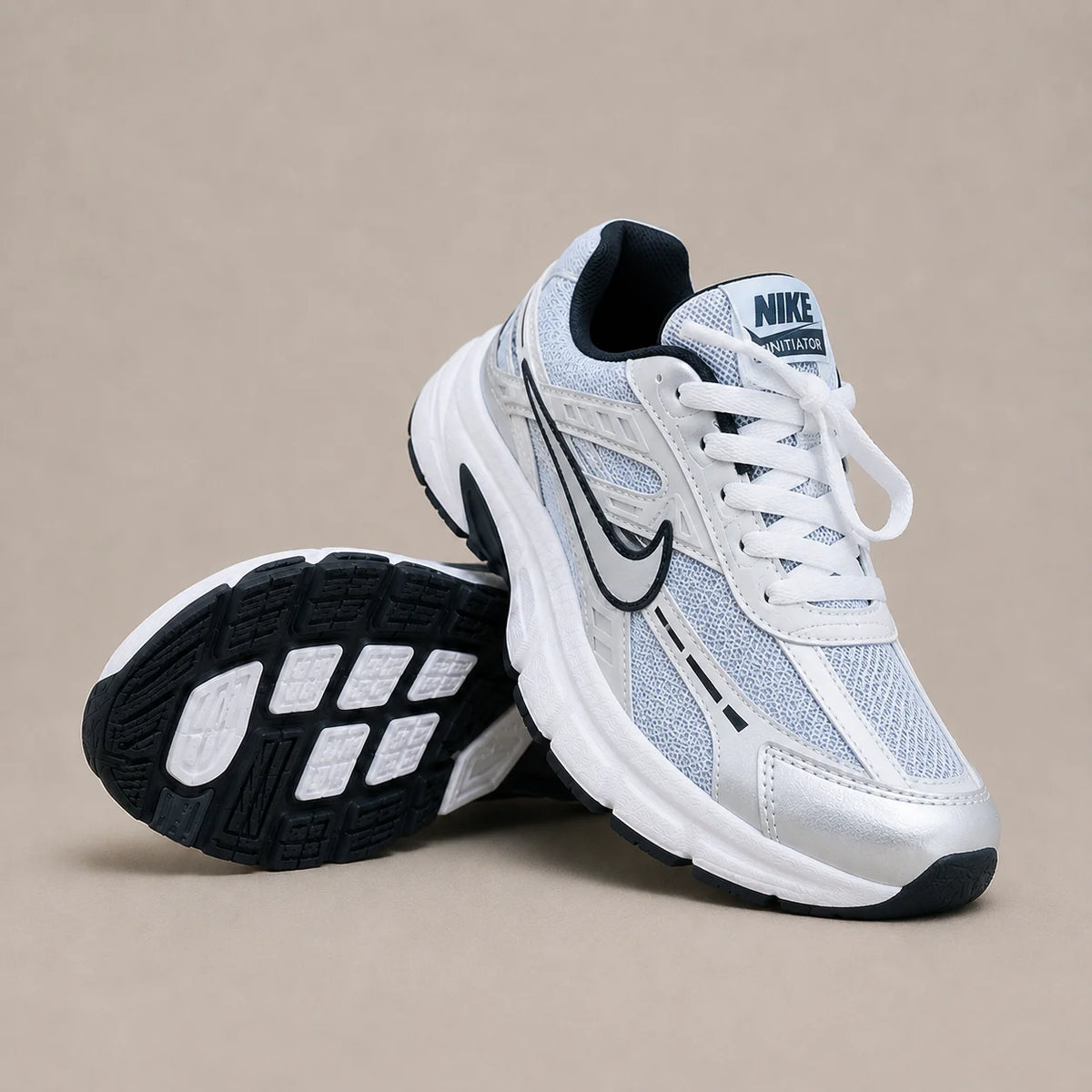 ¡Nuevas! Zapatillas Nike Frack®