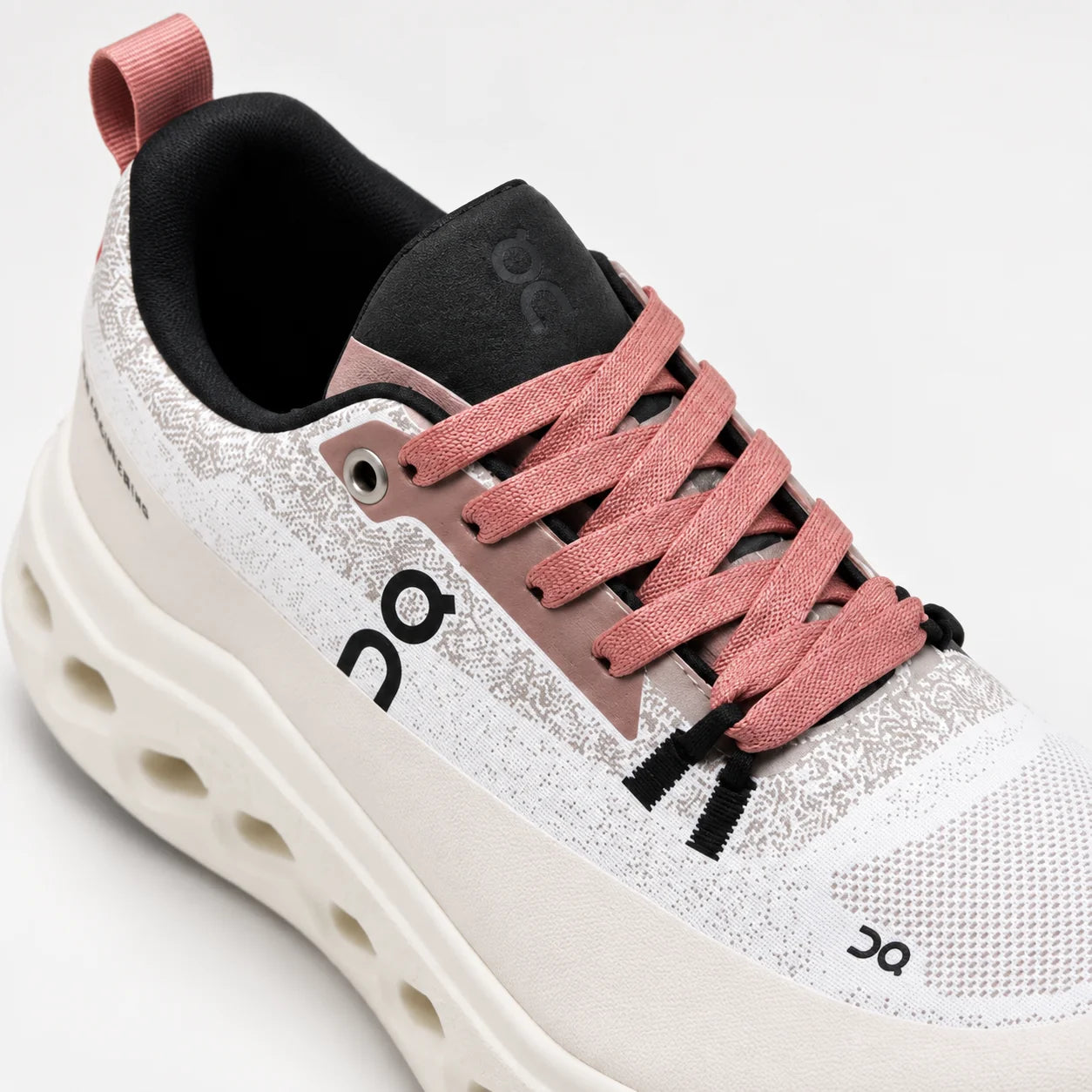 Detalle NOVA CLOUD Blanco Rosado